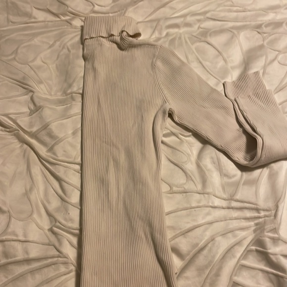 M white sweater - Picture 6 of 6